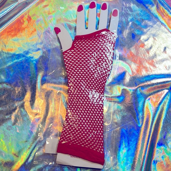 Red Fishnet arm Gloves - Picture 3 of 4